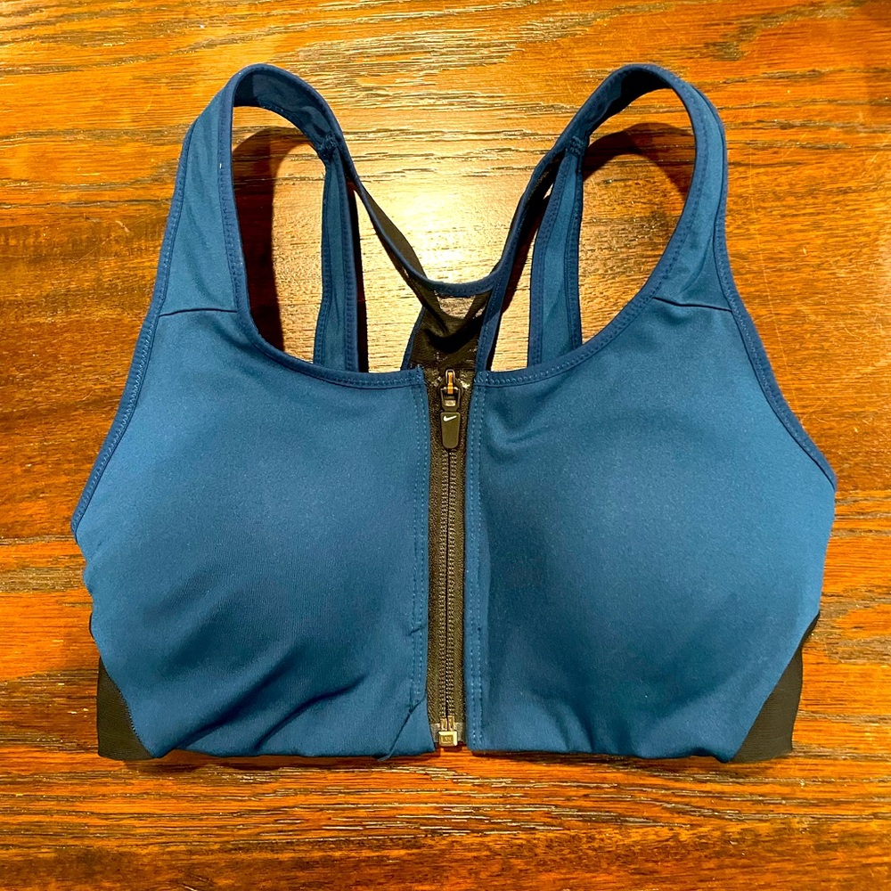 NIKE XS Sports Bra